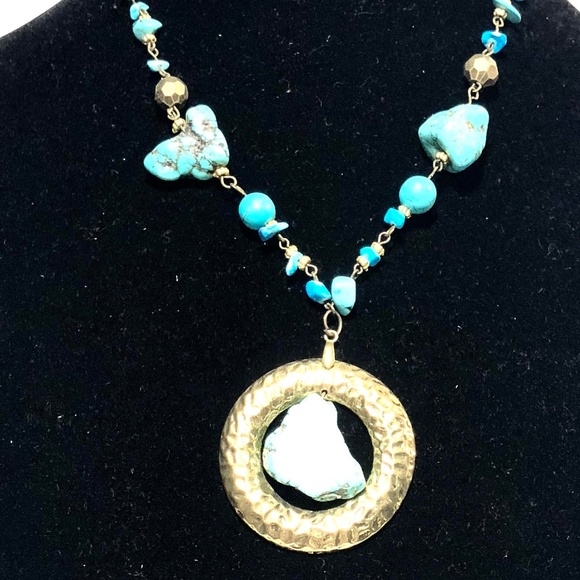 Women's Turquoise Hammered Metal Pendant Necklace - Picture 1 of 4
